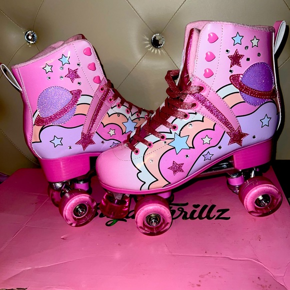 Sugar Thrillz Shoes - Sugar Thrillz Groovy Galaxy roller skates women’s 9